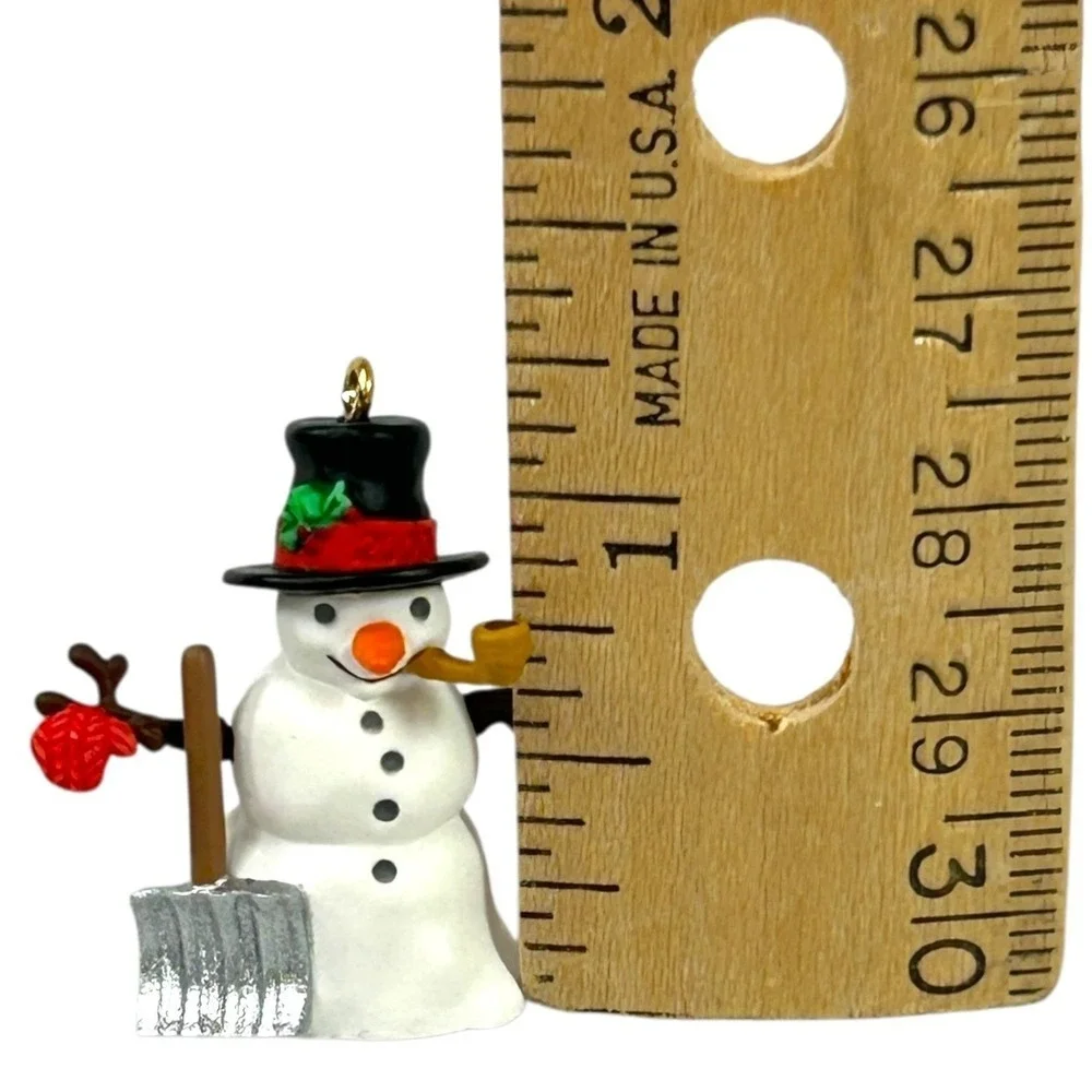 Hallmark HOLIDAY FLURRIES Mini‎ Keepsake Ornament Series #2 2000 Snowman